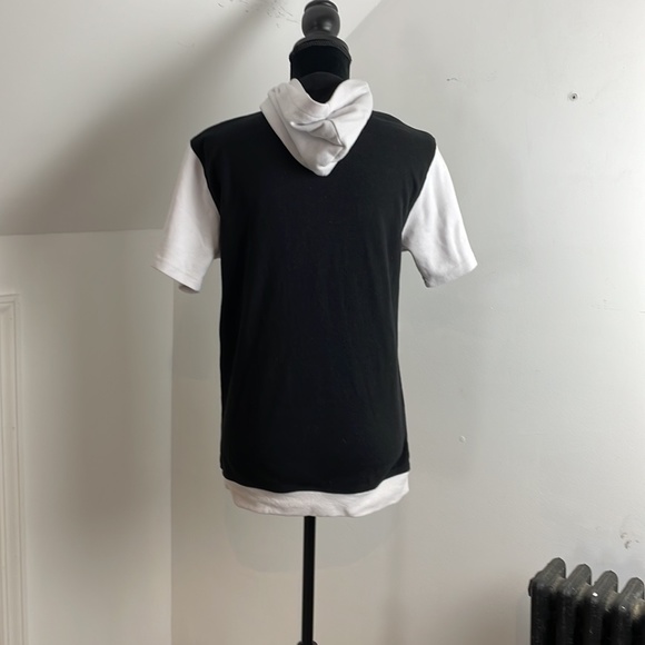 Brooklyn NY Basketball Hoodie - Picture 2 of 5